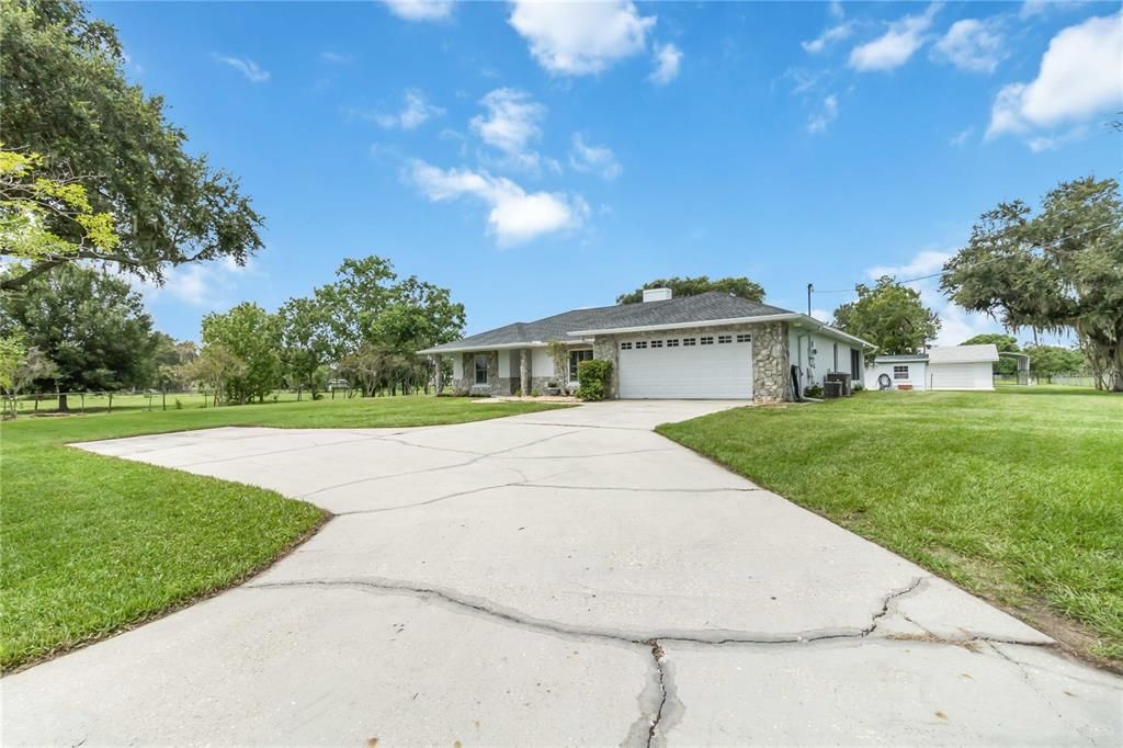 For Sale: $749,000 (3 beds, 2 baths, 2369 Square Feet)