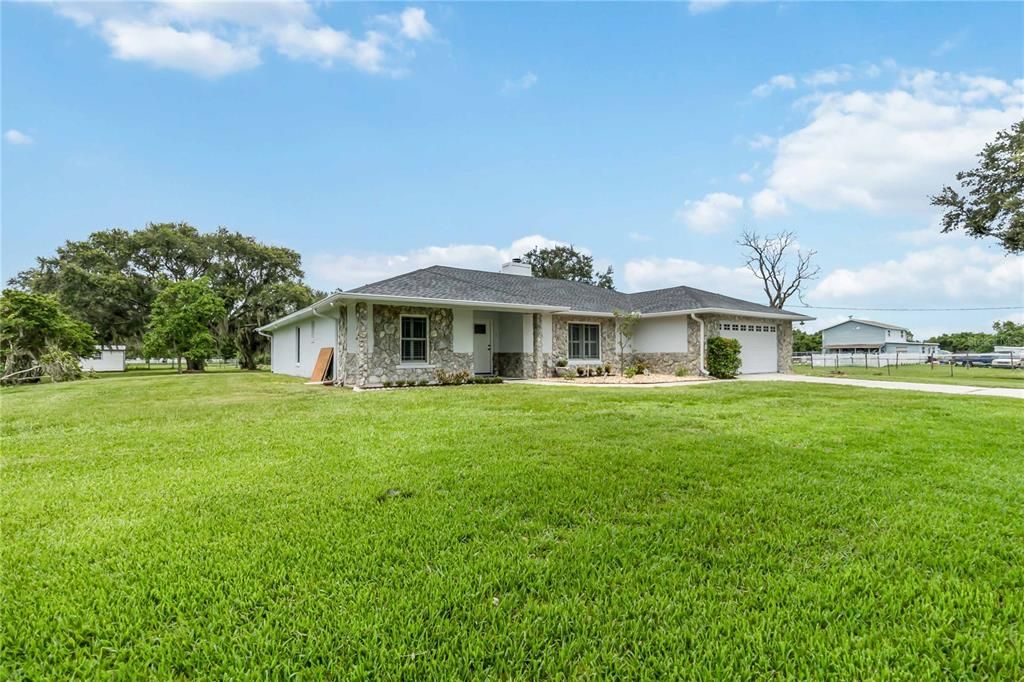 For Sale: $749,000 (3 beds, 2 baths, 2369 Square Feet)