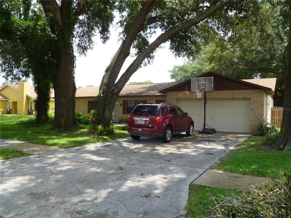 Active With Contract: $229,000 (5 beds, 2 baths, 1880 Square Feet)