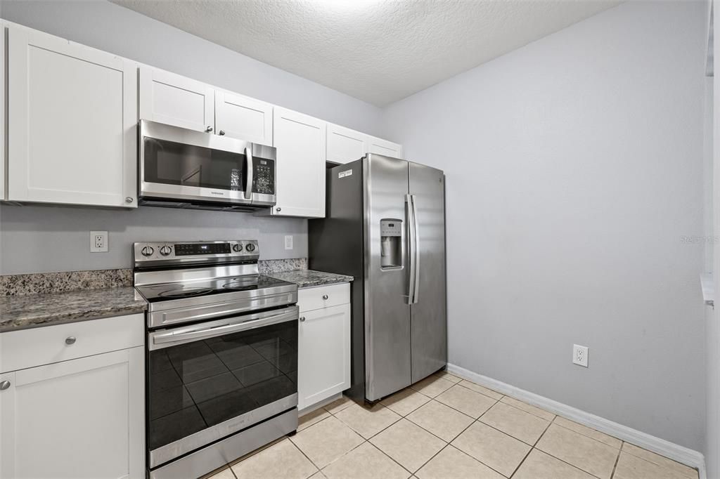 For Sale: $199,999 (3 beds, 2 baths, 1151 Square Feet)