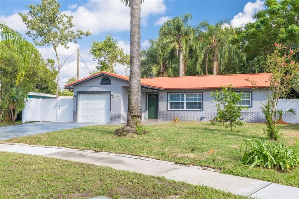 Recently Sold: $485,900 (3 beds, 2 baths, 1555 Square Feet)