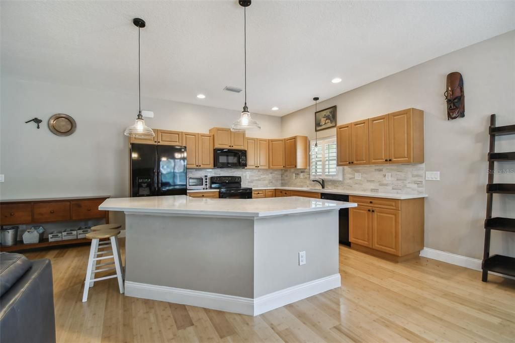 Active With Contract: $379,900 (3 beds, 2 baths, 1430 Square Feet)