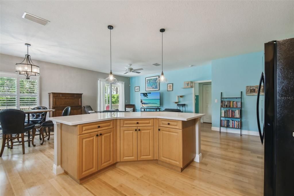 Active With Contract: $379,900 (3 beds, 2 baths, 1430 Square Feet)