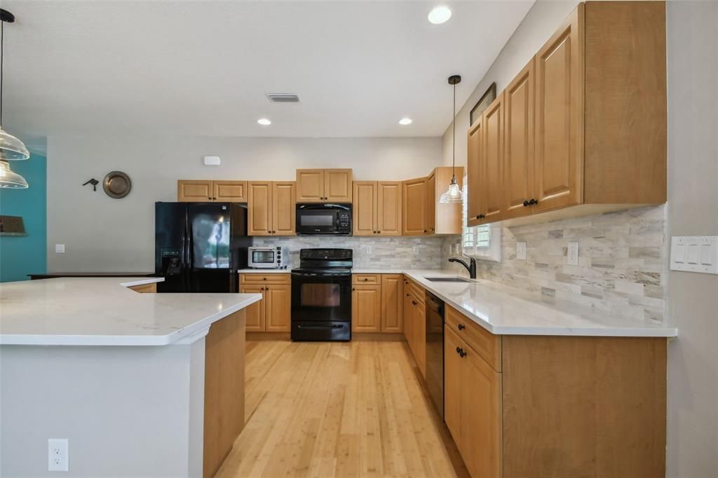 Active With Contract: $379,900 (3 beds, 2 baths, 1430 Square Feet)