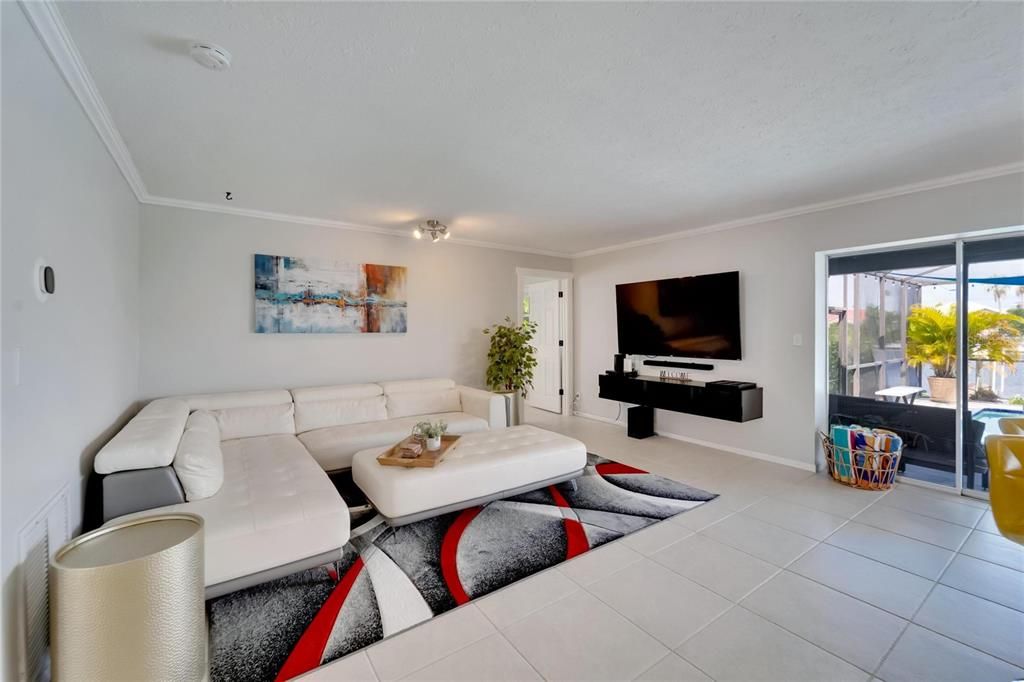 Active With Contract: $899,000 (3 beds, 2 baths, 1523 Square Feet)