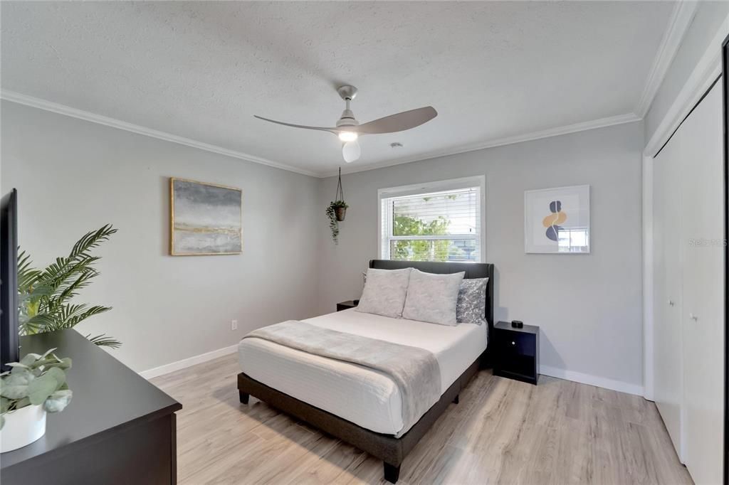 Active With Contract: $899,000 (3 beds, 2 baths, 1523 Square Feet)