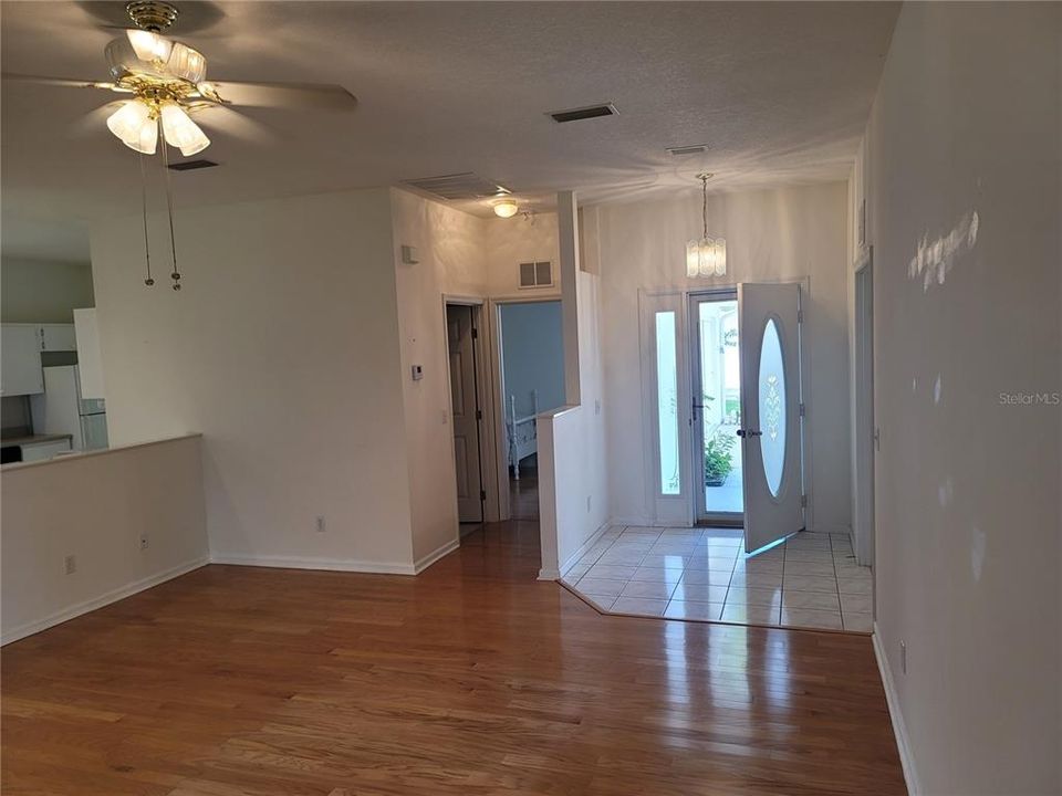 For Sale: $265,900 (3 beds, 2 baths, 1514 Square Feet)