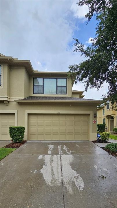 Active With Contract: $2,950 (3 beds, 2 baths, 2174 Square Feet)