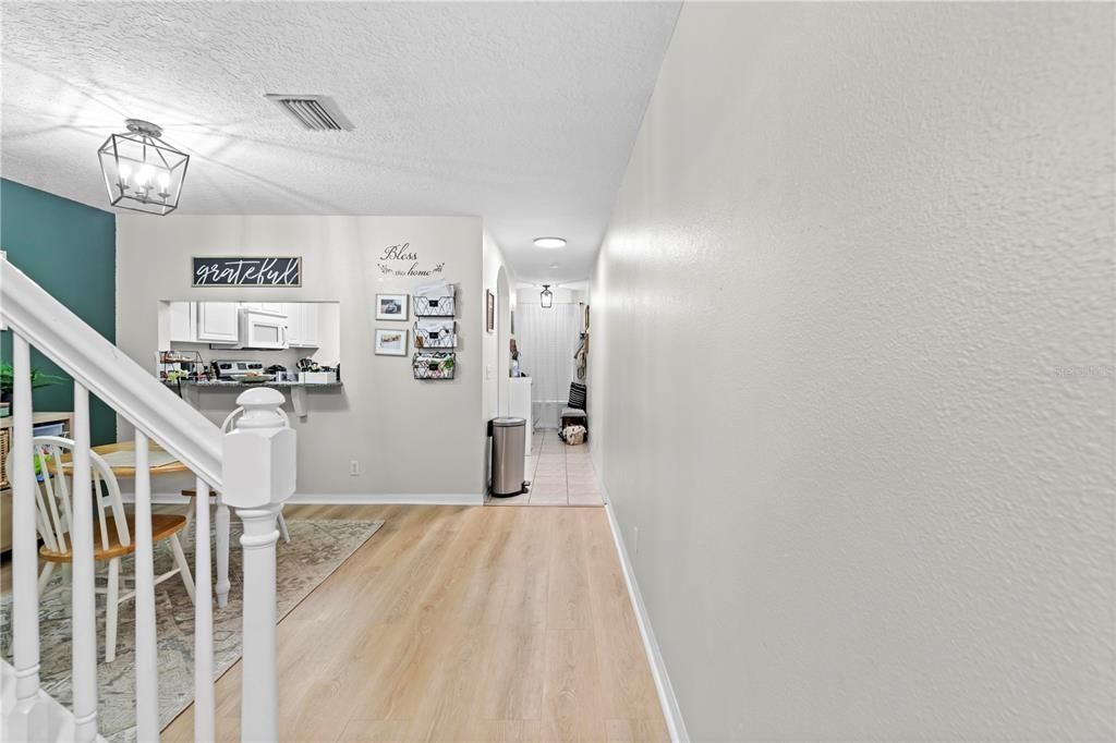 Active With Contract: $215,000 (3 beds, 2 baths, 1560 Square Feet)