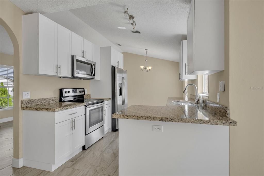 Active With Contract: $389,900 (3 beds, 2 baths, 1484 Square Feet)