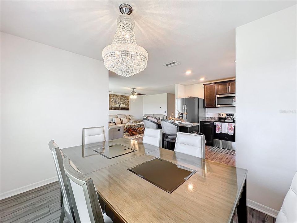 For Sale: $268,000 (3 beds, 2 baths, 1383 Square Feet)