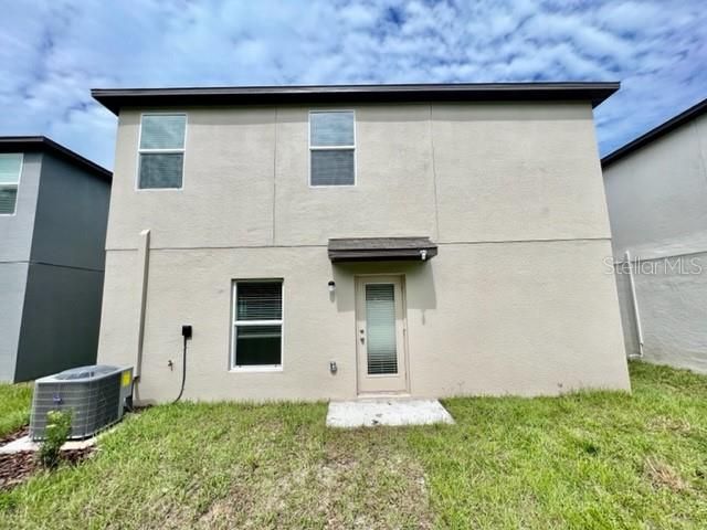 For Rent: $2,700 (5 beds, 2 baths, 2215 Square Feet)