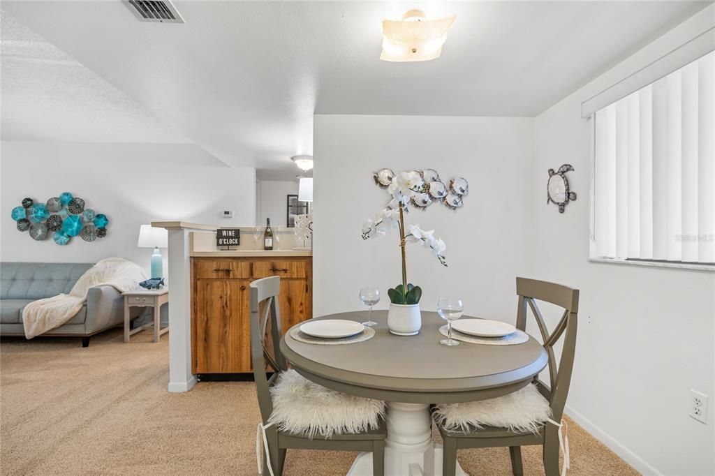 Active With Contract: $175,000 (1 beds, 1 baths, 805 Square Feet)