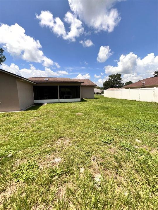 Active With Contract: $250,000 (3 beds, 2 baths, 1728 Square Feet)