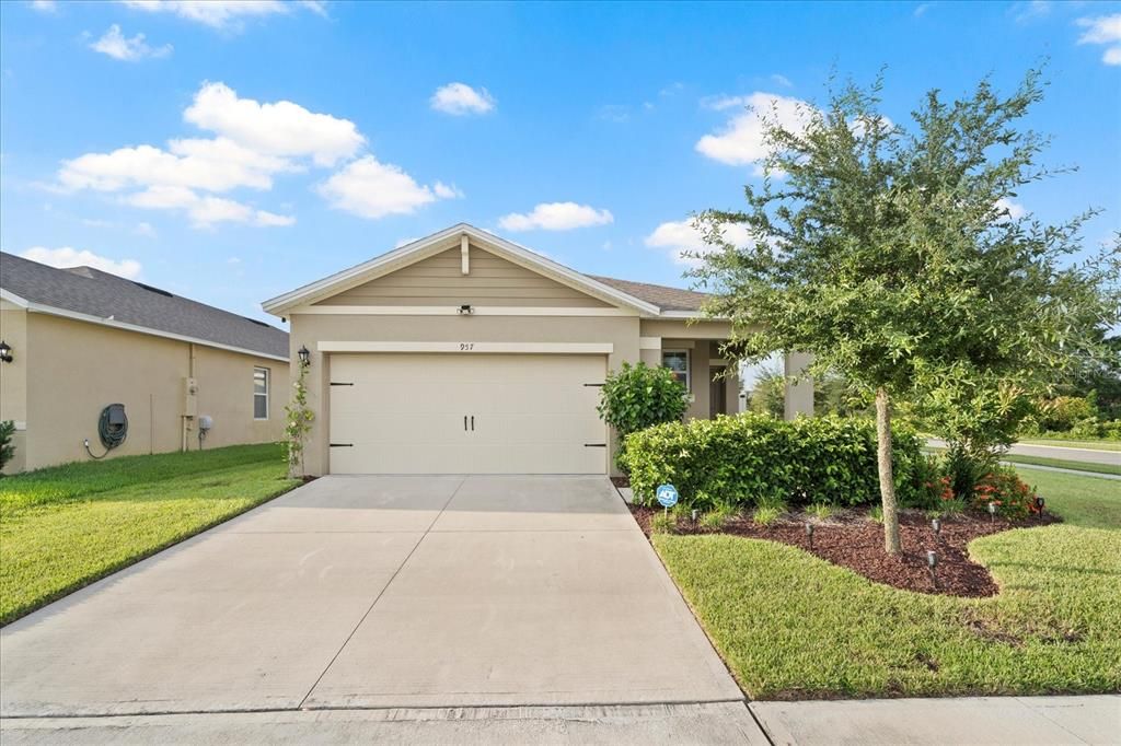 Active With Contract: $345,000 (3 beds, 2 baths, 1622 Square Feet)