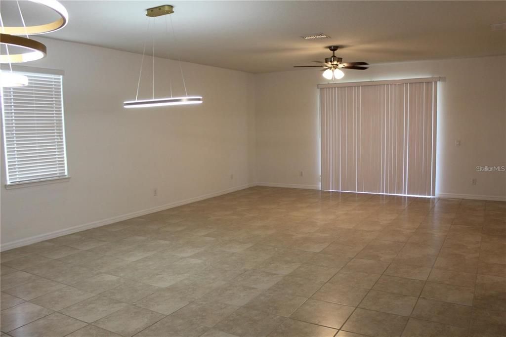 Active With Contract: $2,400 (4 beds, 2 baths, 2162 Square Feet)