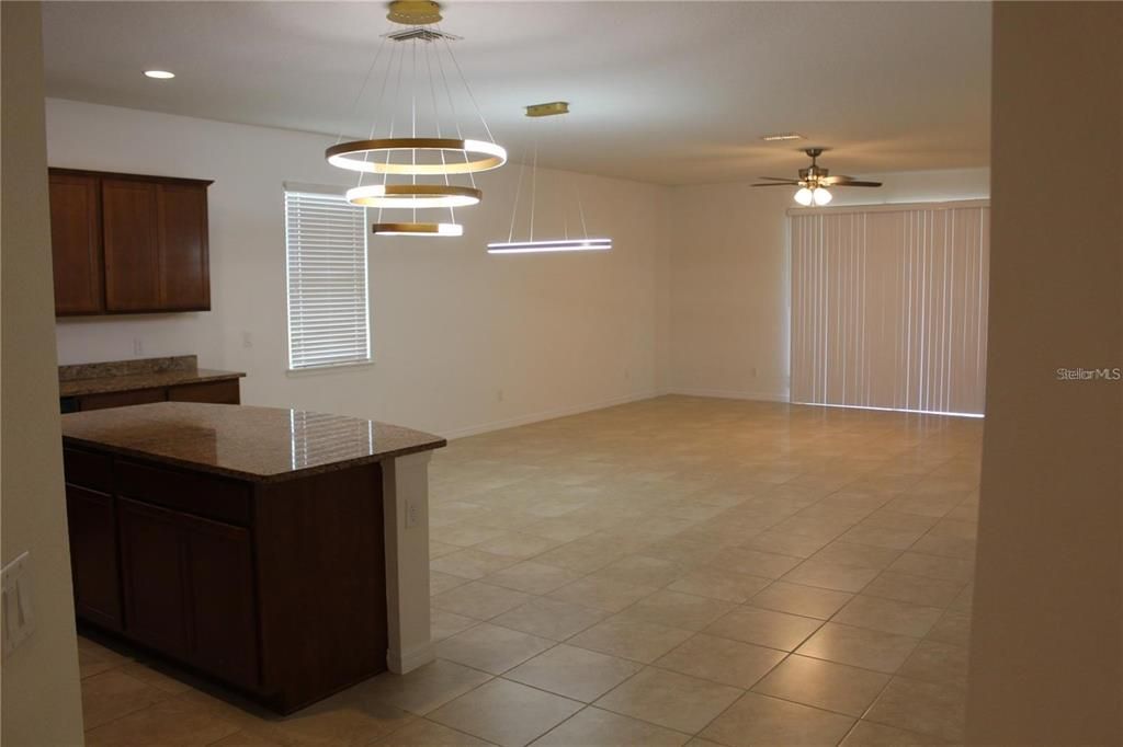 Active With Contract: $2,400 (4 beds, 2 baths, 2162 Square Feet)