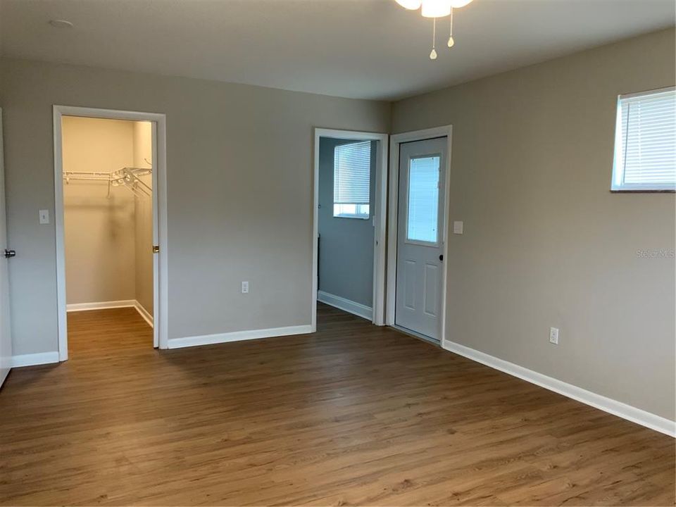 Active With Contract: $2,850 (3 beds, 2 baths, 1372 Square Feet)