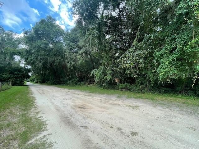 En Venta: $34,000 (1.11 acres)