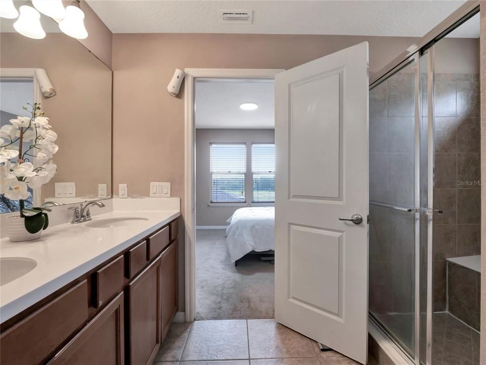 For Sale: $439,900 (3 beds, 2 baths, 1912 Square Feet)