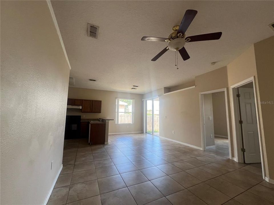 For Rent: $2,195 (4 beds, 2 baths, 1317 Square Feet)