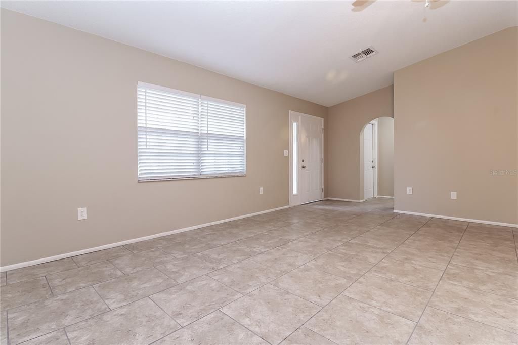 For Rent: $2,365 (3 beds, 2 baths, 1412 Square Feet)