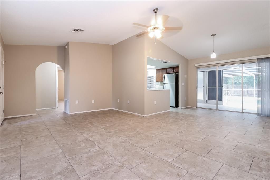 For Rent: $2,365 (3 beds, 2 baths, 1412 Square Feet)