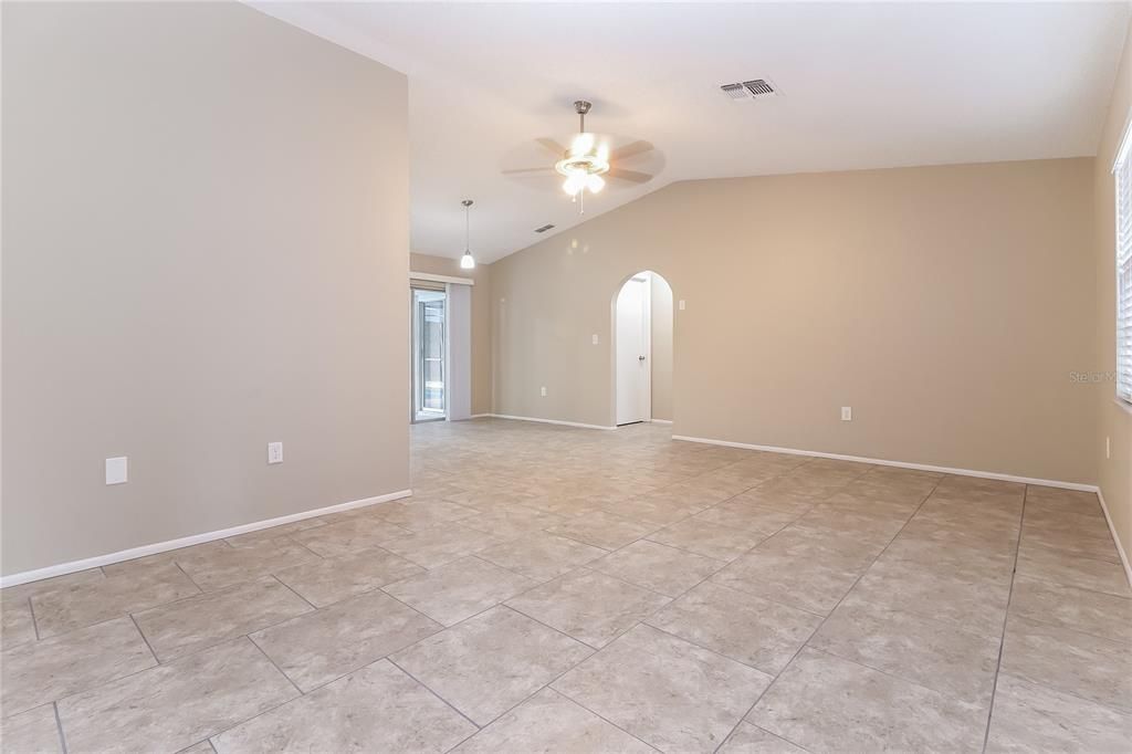 For Rent: $2,365 (3 beds, 2 baths, 1412 Square Feet)