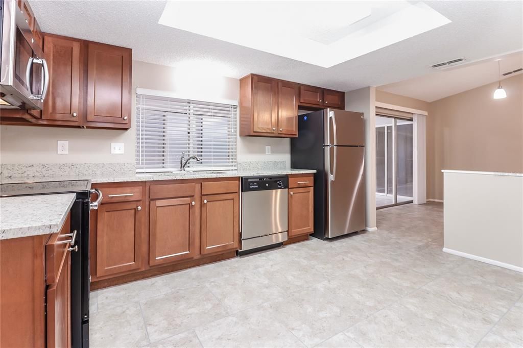 For Rent: $2,365 (3 beds, 2 baths, 1412 Square Feet)