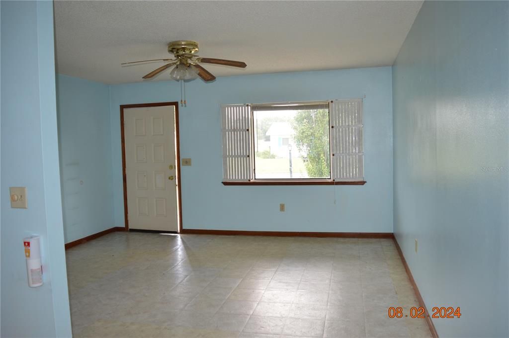 For Sale: $154,900 (2 beds, 1 baths, 768 Square Feet)