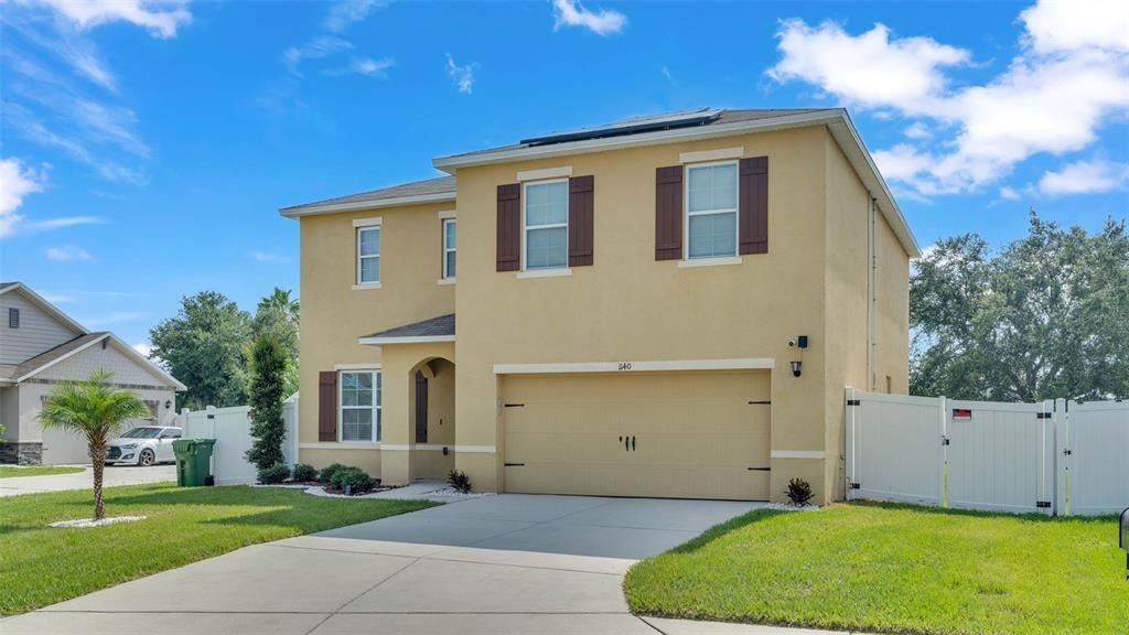 Active With Contract: $374,999 (4 beds, 2 baths, 2526 Square Feet)