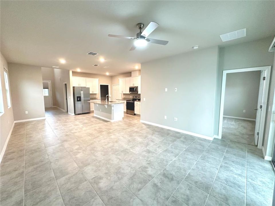 For Rent: $2,700 (4 beds, 2 baths, 2082 Square Feet)