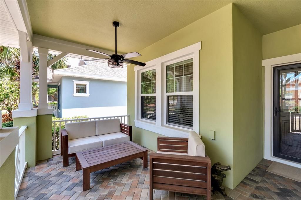 Active With Contract: $3,200 (3 beds, 3 baths, 2285 Square Feet)