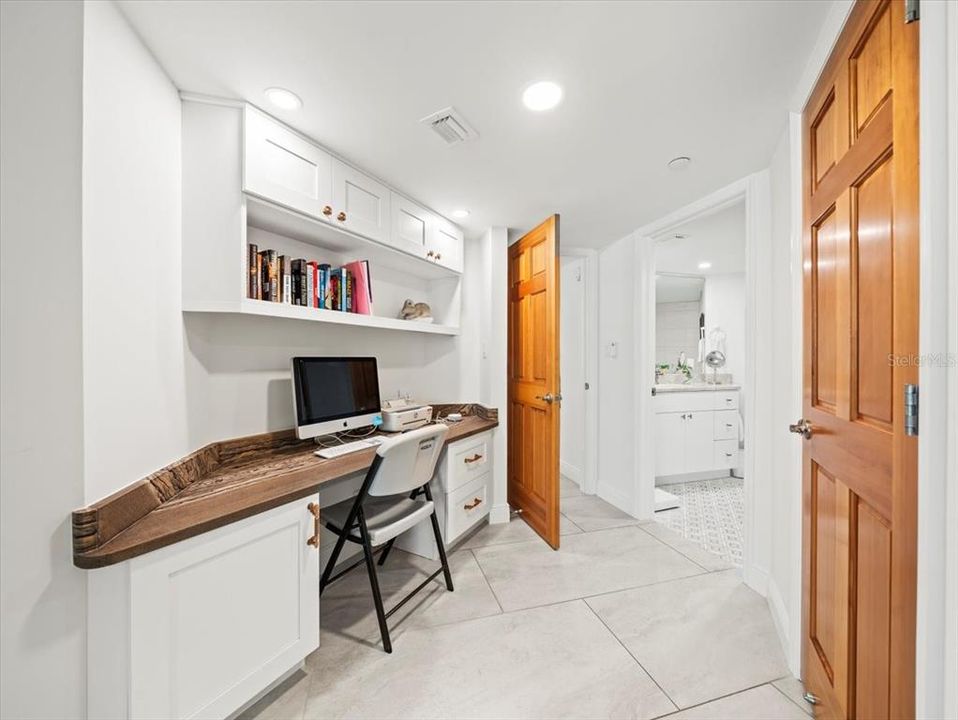 Active With Contract: $1,199,900 (2 beds, 2 baths, 1570 Square Feet)