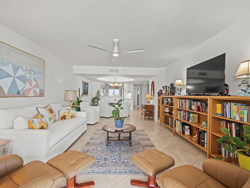 Active With Contract: $1,199,900 (2 beds, 2 baths, 1570 Square Feet)