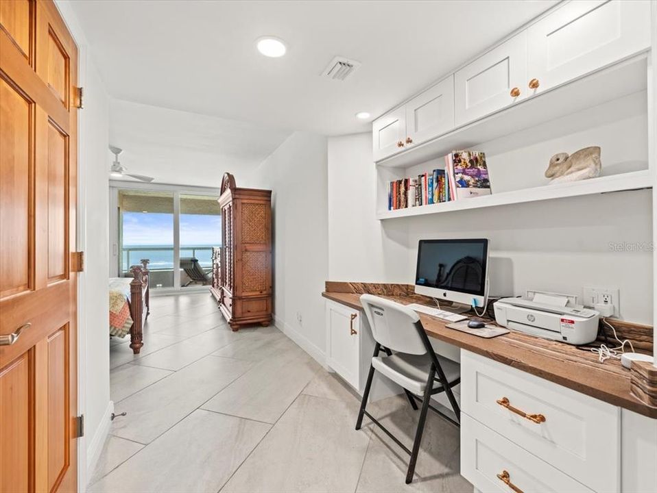 Active With Contract: $1,199,900 (2 beds, 2 baths, 1570 Square Feet)