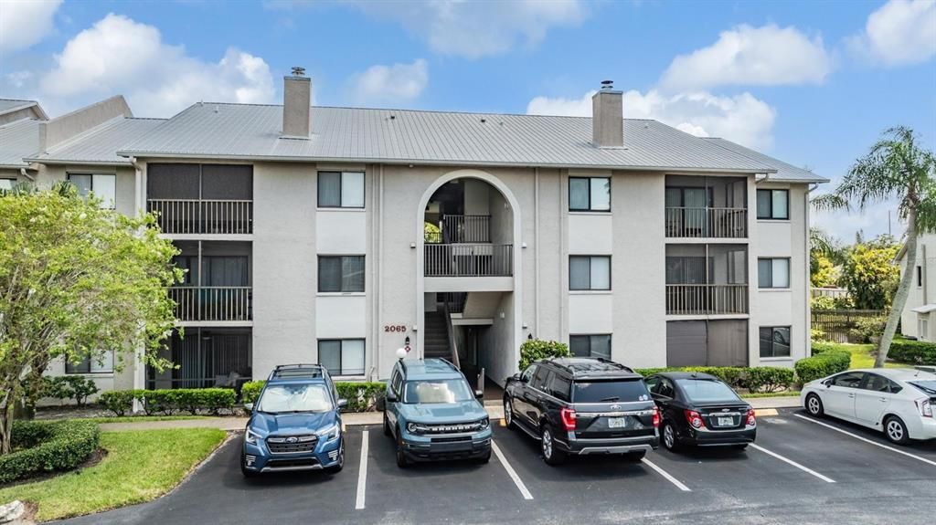 Active With Contract: $239,450 (2 beds, 2 baths, 955 Square Feet)