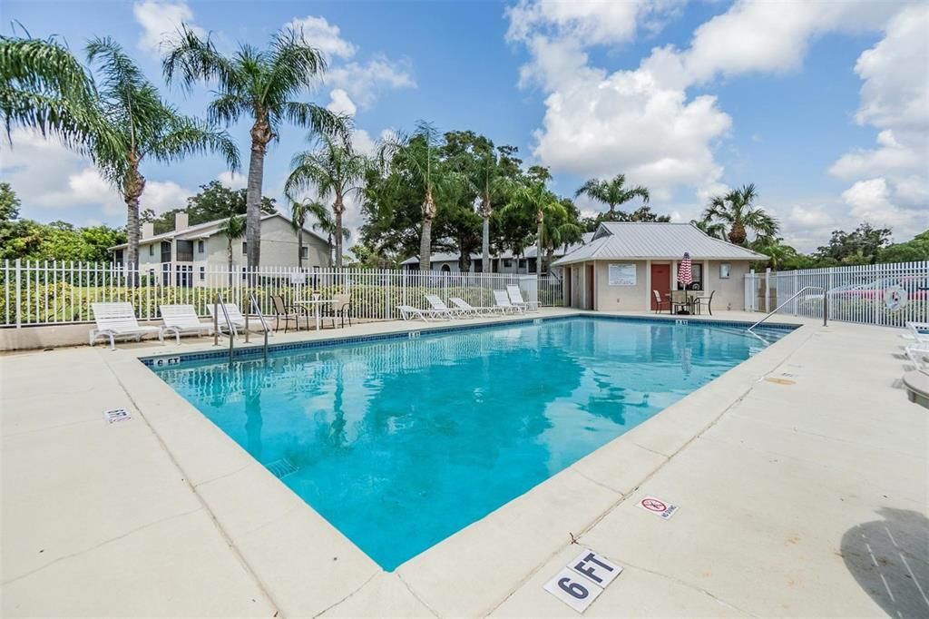 Active With Contract: $239,450 (2 beds, 2 baths, 955 Square Feet)