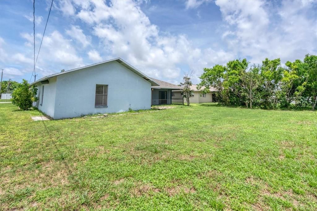 For Sale: $315,000 (3 beds, 2 baths, 1555 Square Feet)