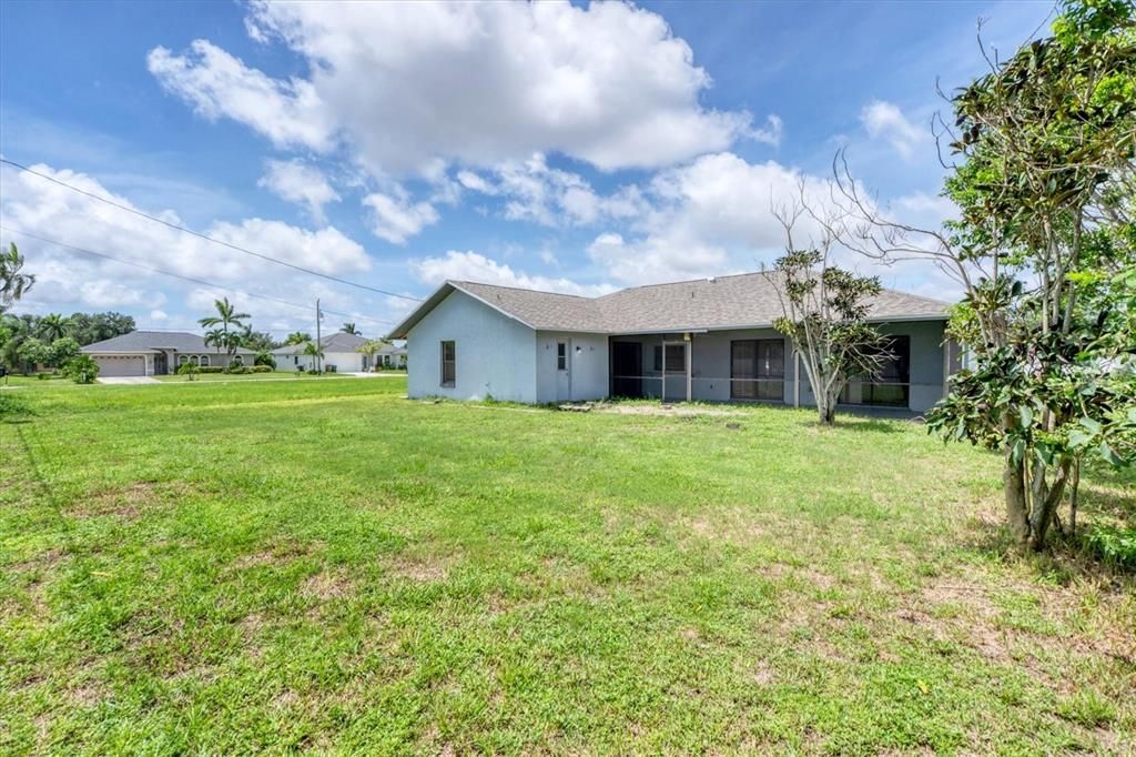 For Sale: $315,000 (3 beds, 2 baths, 1555 Square Feet)