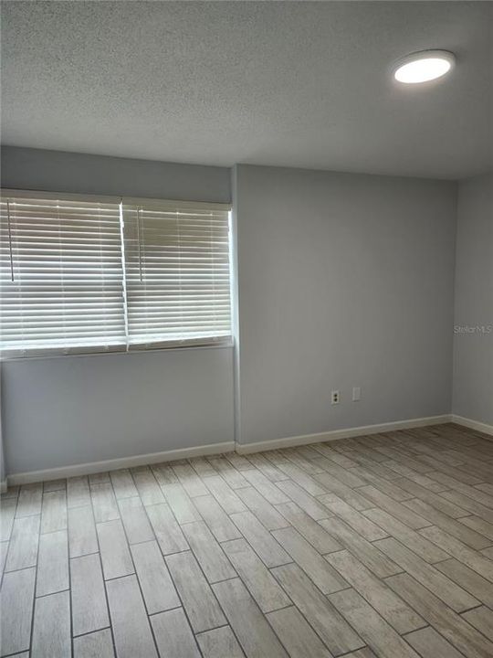 For Rent: $1,100 (2 beds, 1 baths, 850 Square Feet)