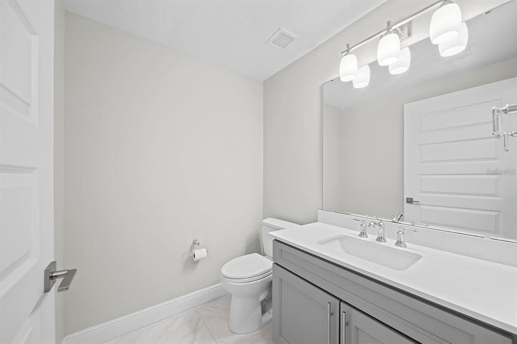 Active With Contract: $389,900 (2 beds, 2 baths, 1402 Square Feet)