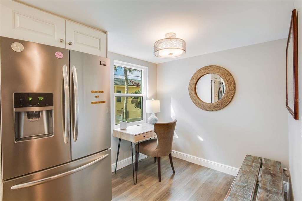 Kitchen sitting area