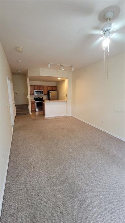 Active With Contract: $1,800 (3 beds, 2 baths, 1296 Square Feet)