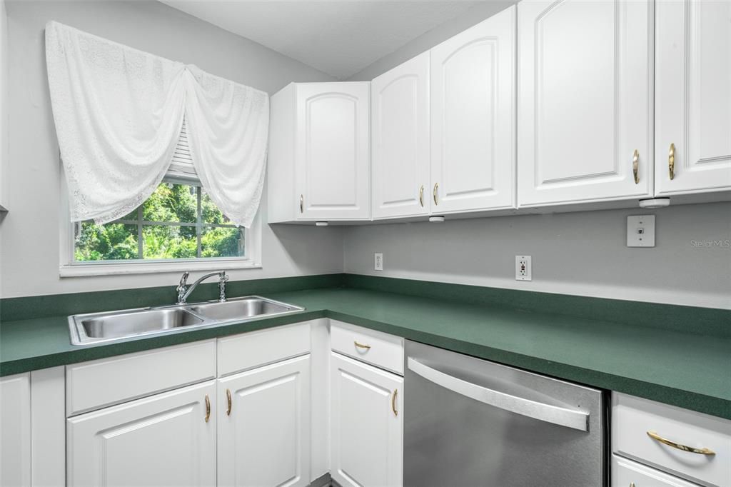 For Sale: $574,000 (4 beds, 2 baths, 2979 Square Feet)