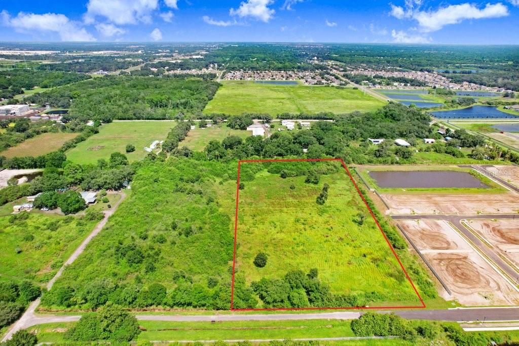 На продажу: $699,990 (4.60 acres)