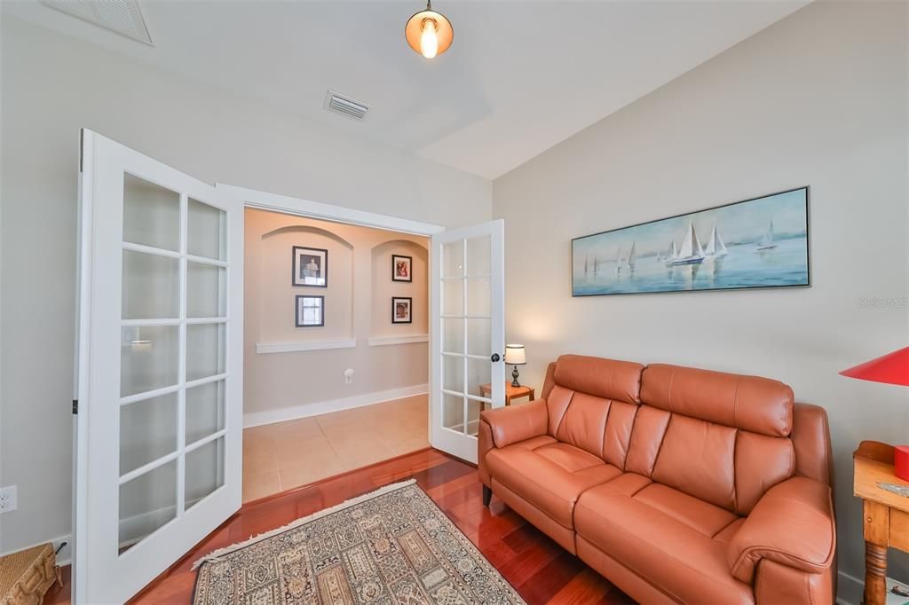 Active With Contract: $399,900 (3 beds, 2 baths, 1553 Square Feet)