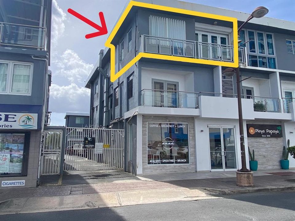 Под контрактом: $350,000 (2 спален, 2 ванн, 1086 Квадратных фут)