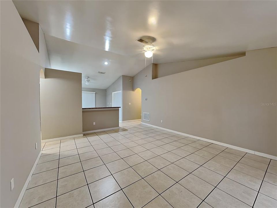 For Sale: $265,000 (3 beds, 2 baths, 1227 Square Feet)