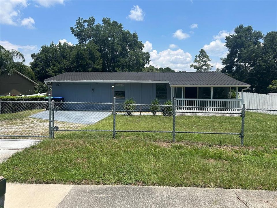 Active With Contract: $315,000 (3 beds, 2 baths, 1100 Square Feet)